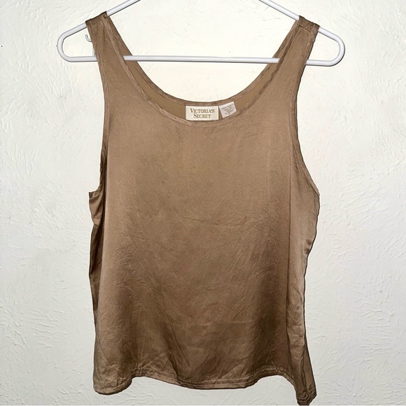 VTG Gold Label Victoria’s Secret 100% silk gold tank top lingerie camisole P - Picture 3 of 9